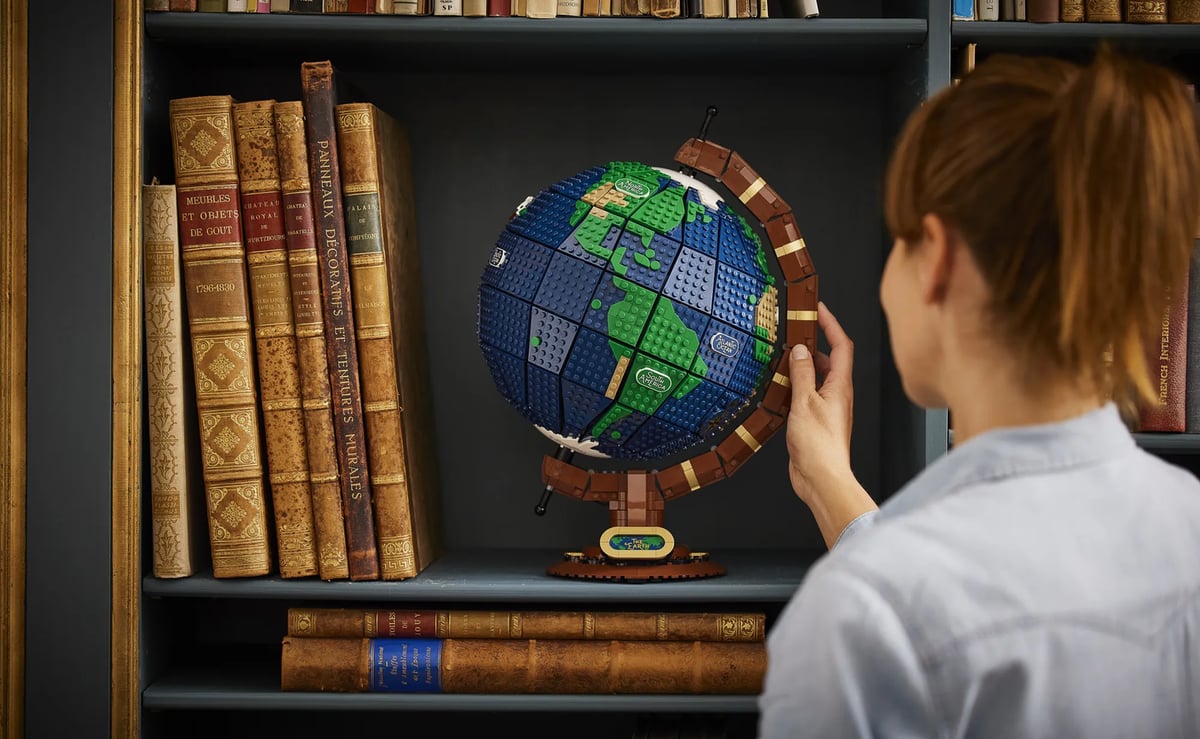 LEGO Releases This 2,858-Piece Fully-Functional Globe Set
