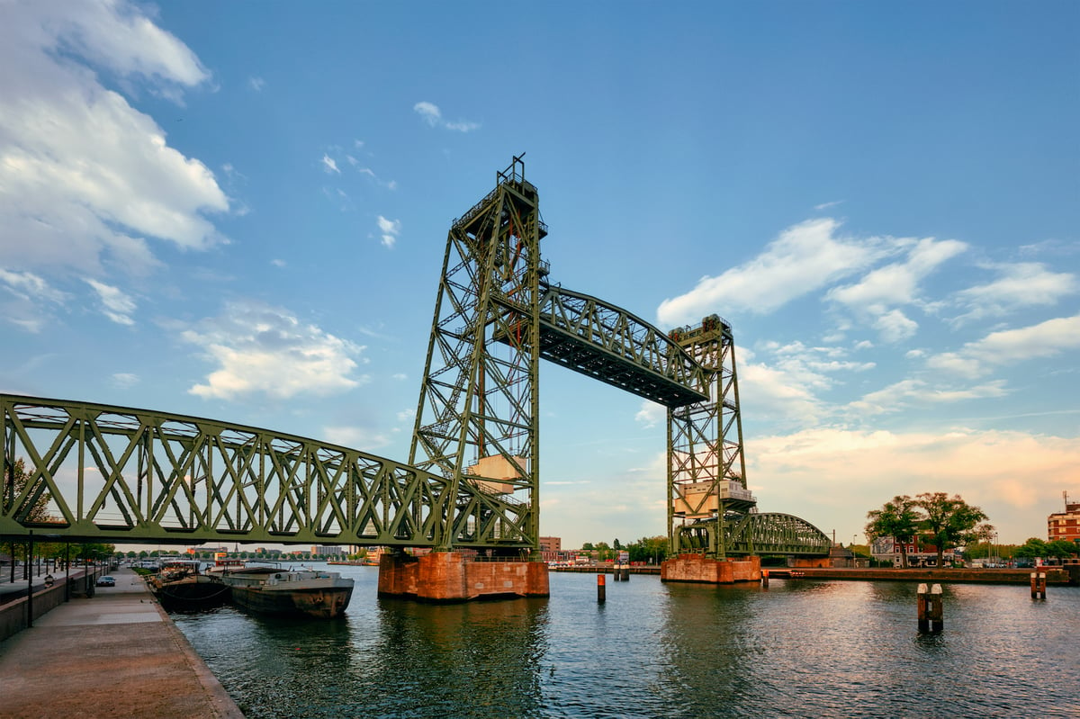 jeff bezos superyacht bridge