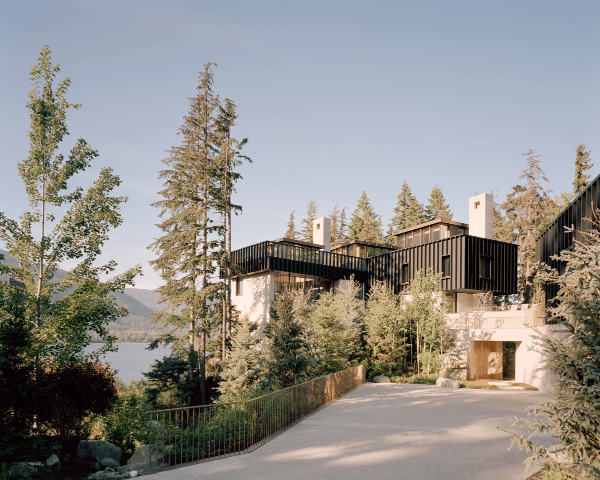 the rock whistler house gort scott dezeen 2364 col 0