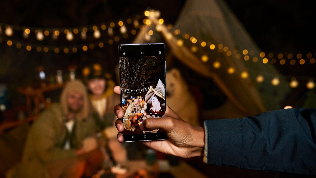 Samsung Wants You To Own The Night With Its Galaxy S22 Series