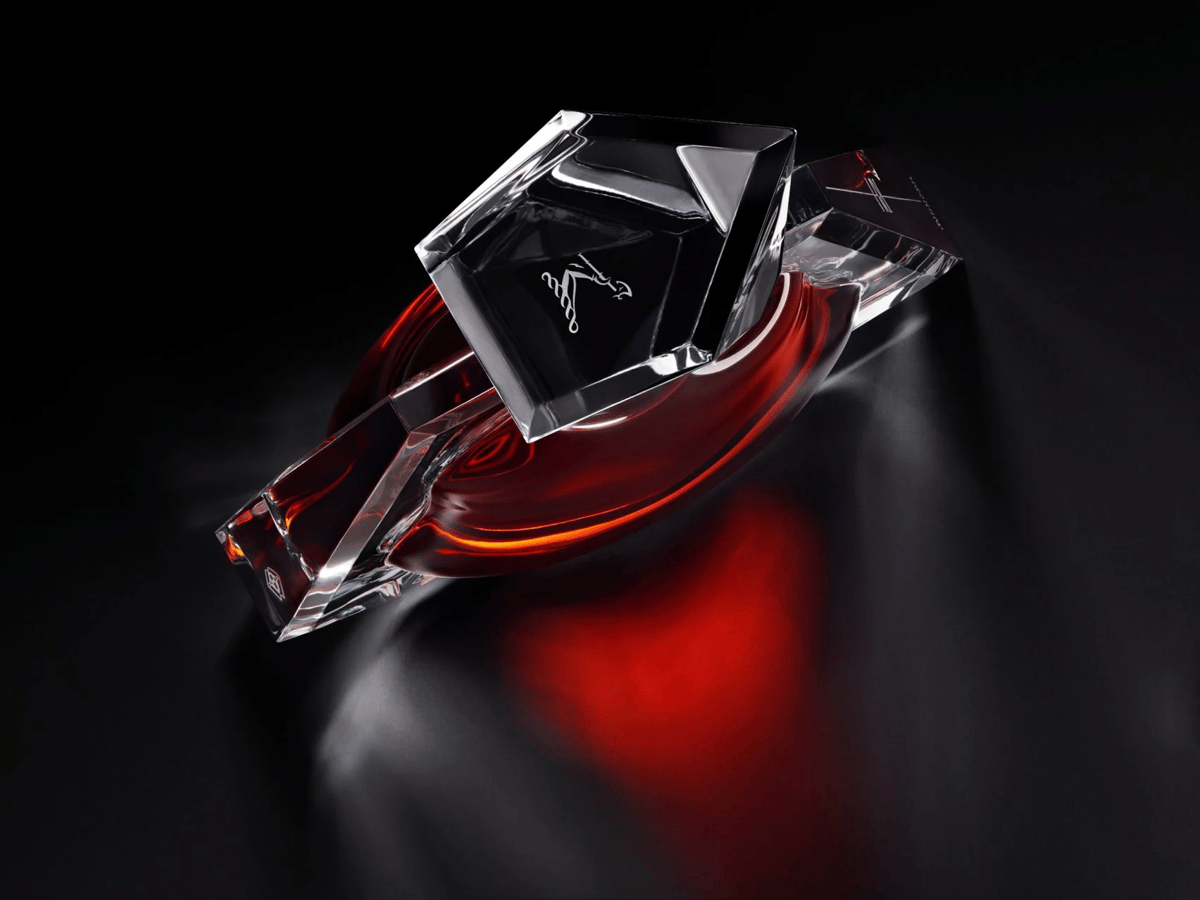 HENNESSY PARADIS IMPERIAL TRUNK BY LOUIS VUITTON - Opulence