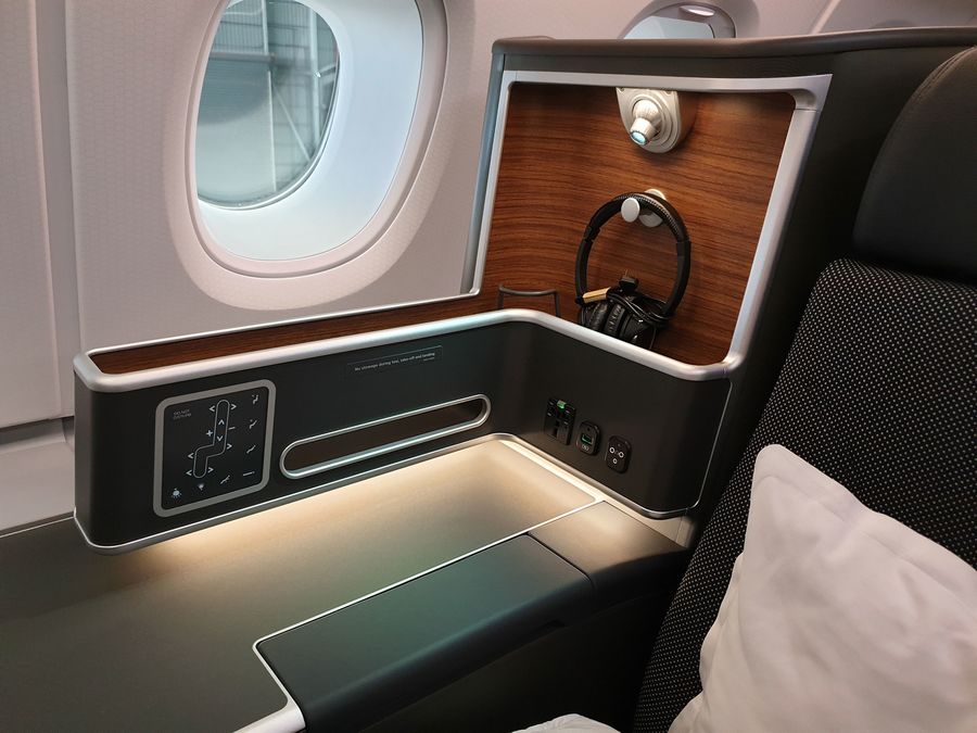 qantas a380 business class pic 2