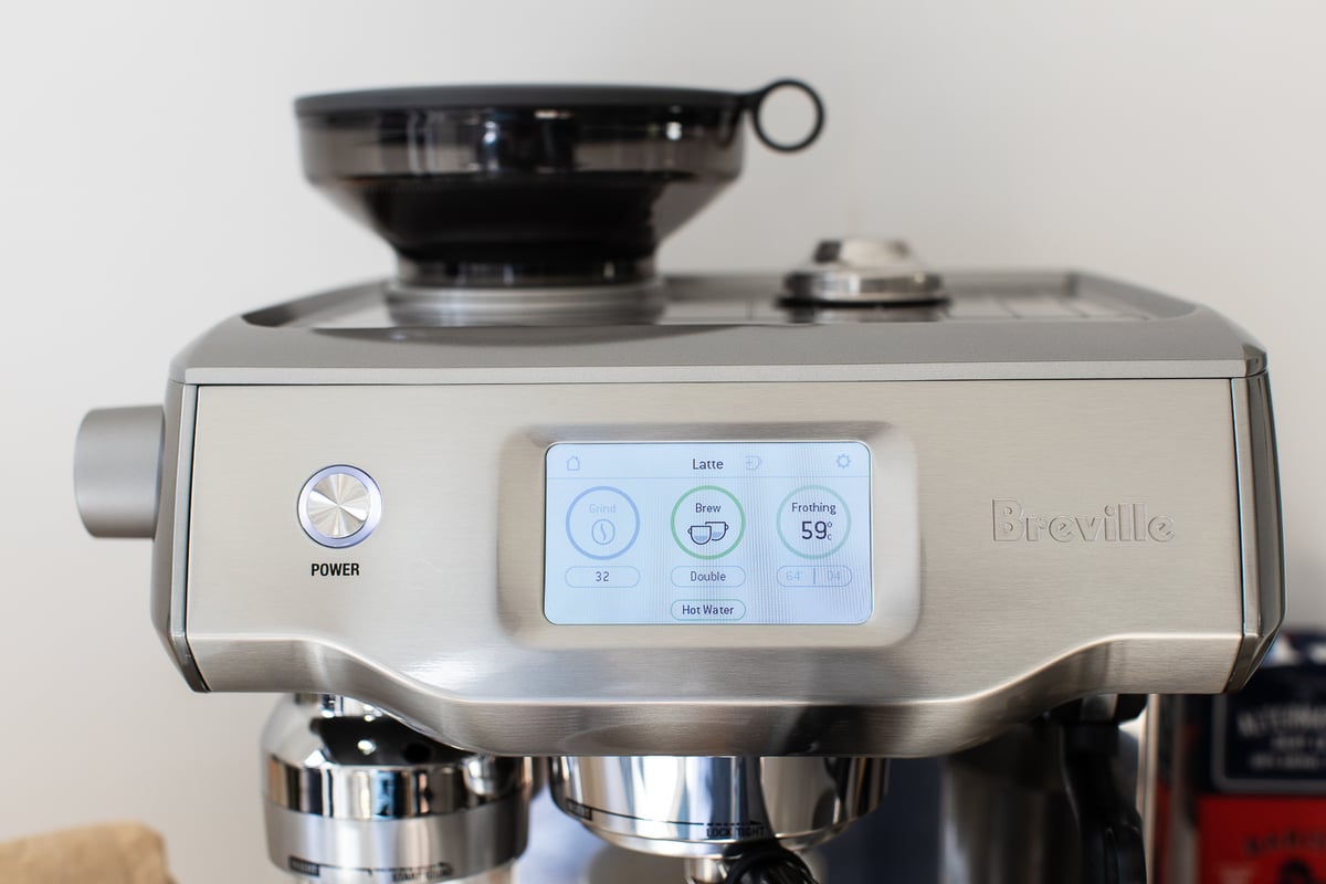 Breville Oracle Touch features an intuitive touch screen