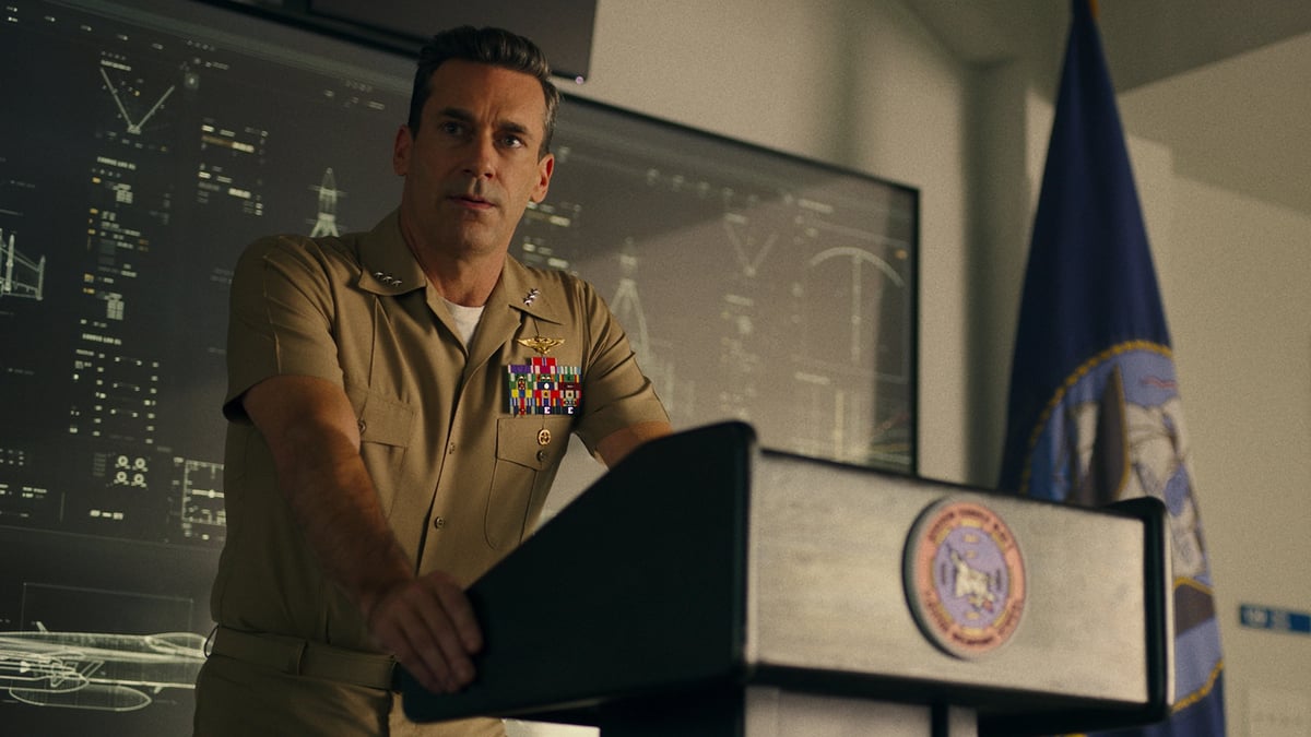 Top Gun Maverick InterviewA Chat With Jon Hamm 