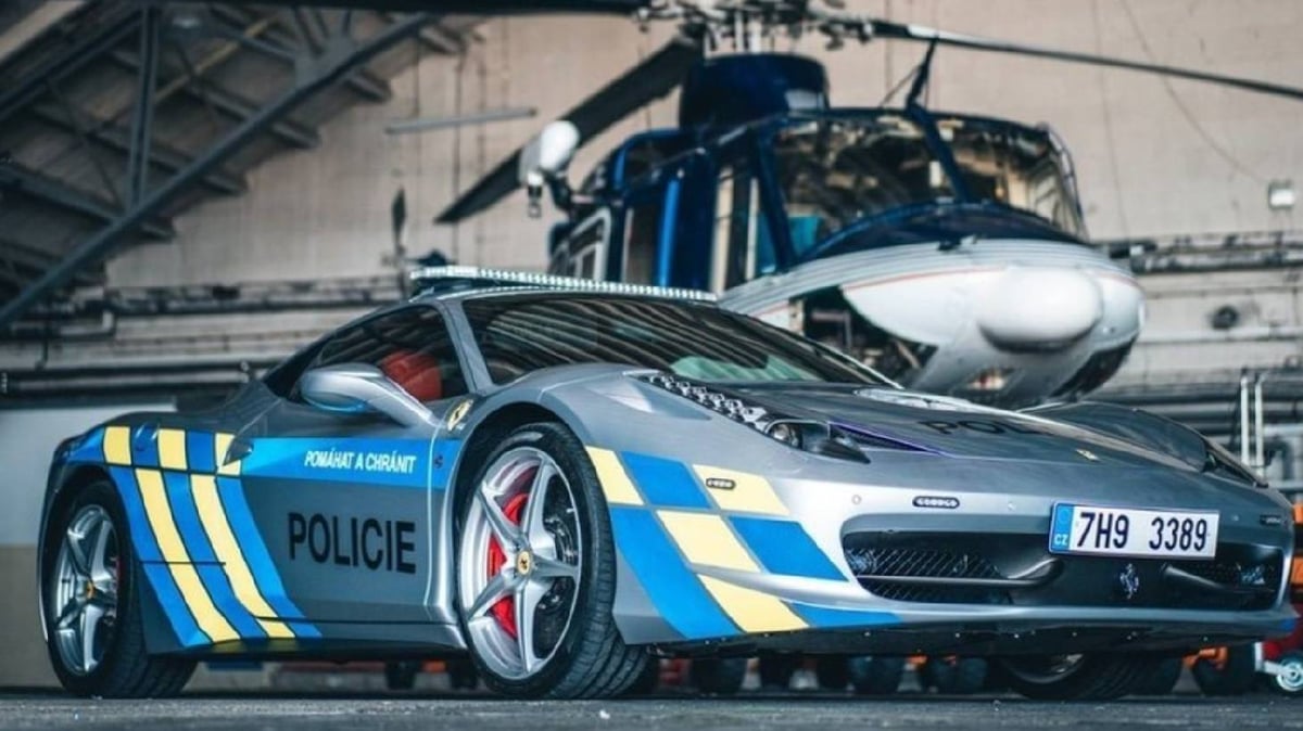 Czech Police Turn Ferrari 458 Italia Confiscated From Criminals Into Patrol Car