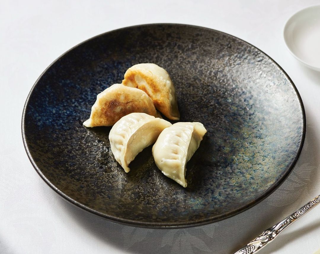 Looking for the best yum cha in Melbourne? Flower Drum is a smart choice.