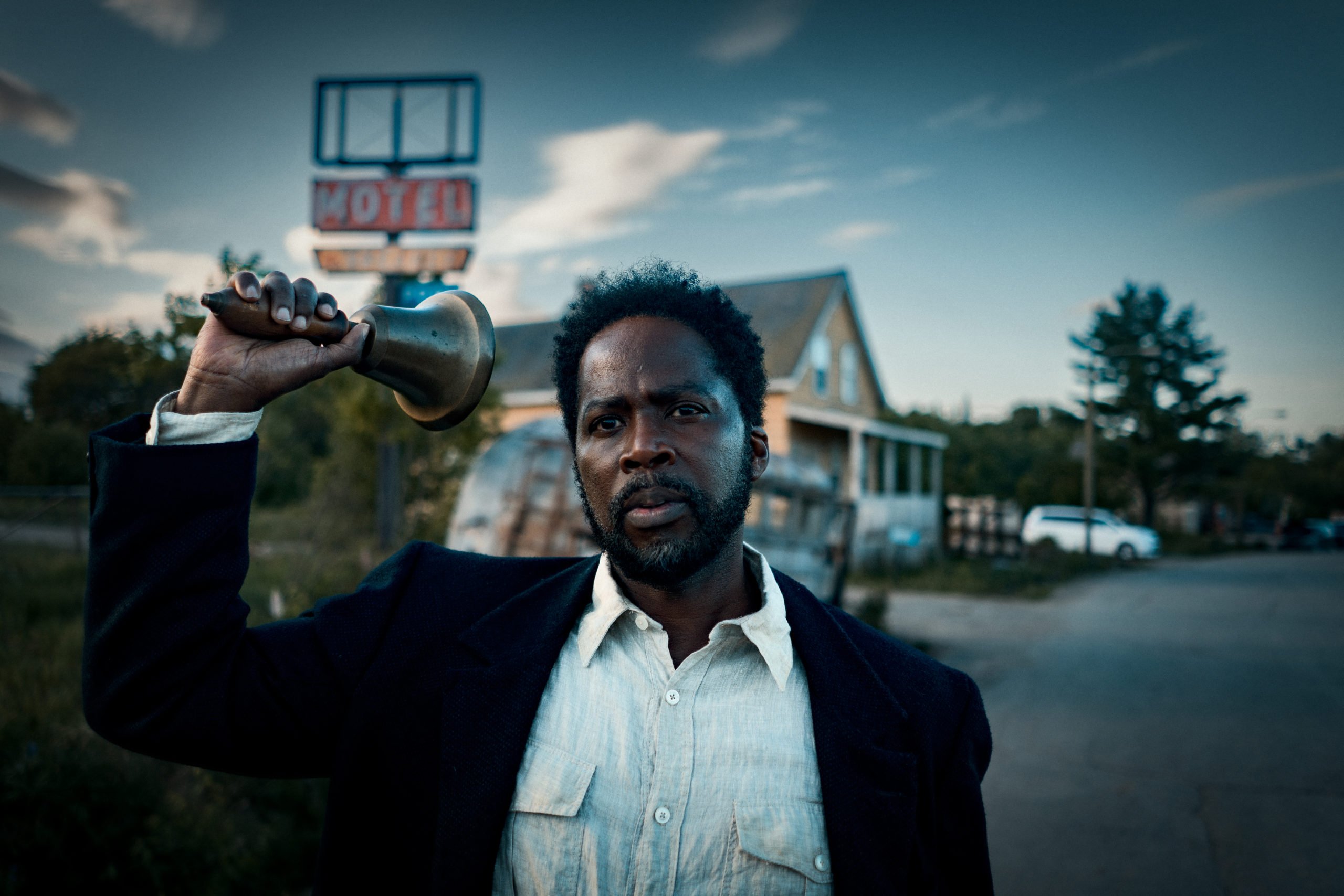 Harold Perrineau holding a camera