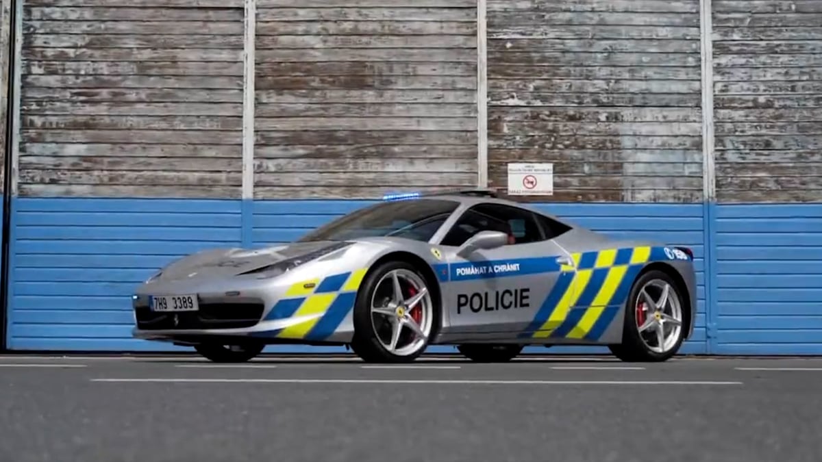 czech police ferrari 458 italia (2011)