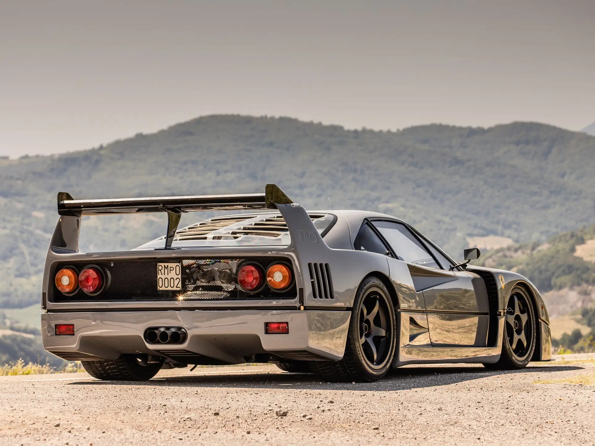 Grey Ferrari F40 Competizione