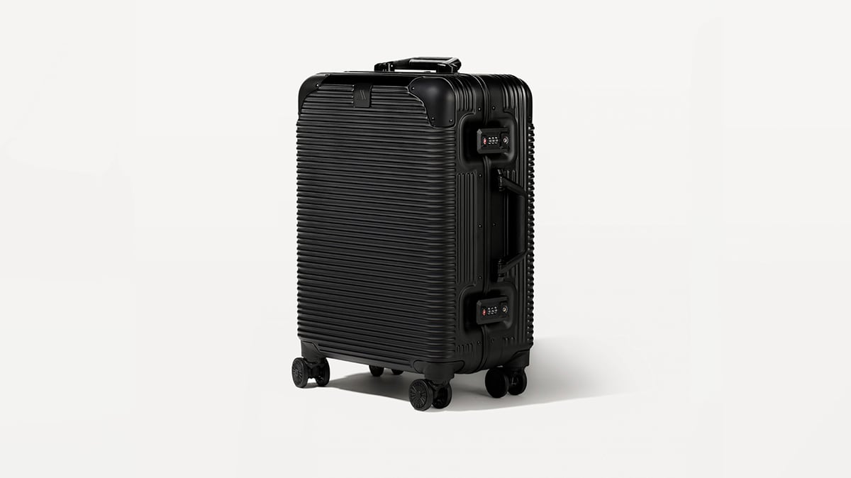 The AIDAN Signature S Suitcase Case Stands Out From The Pack