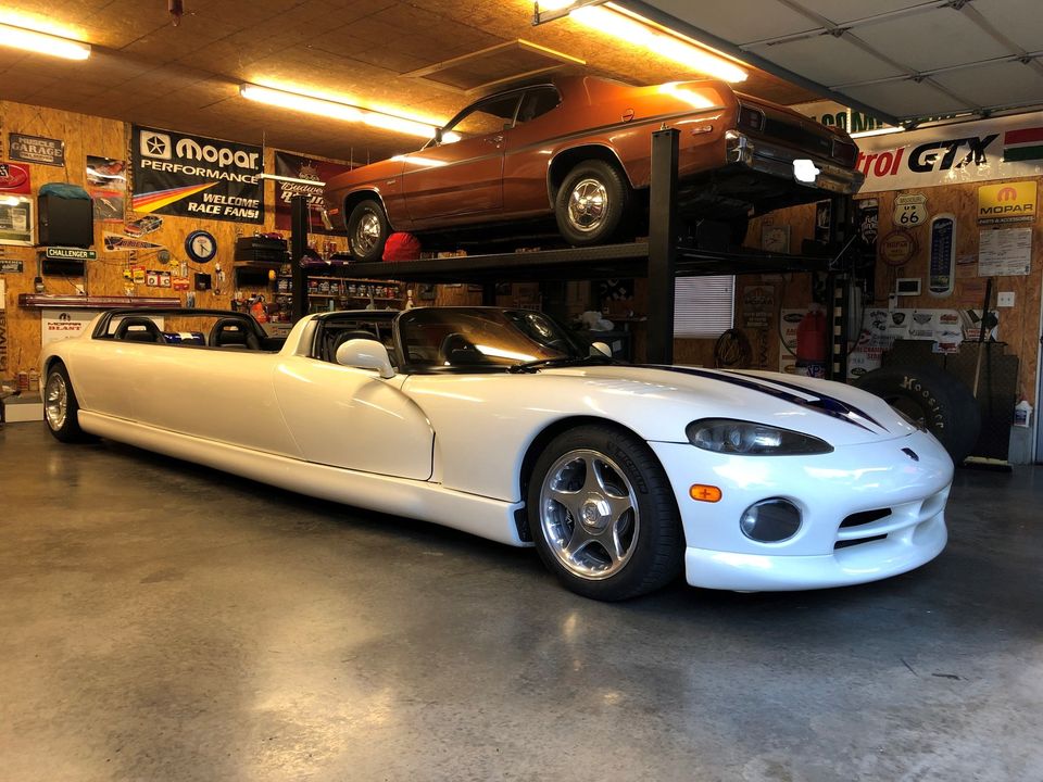 dodge viper limousine