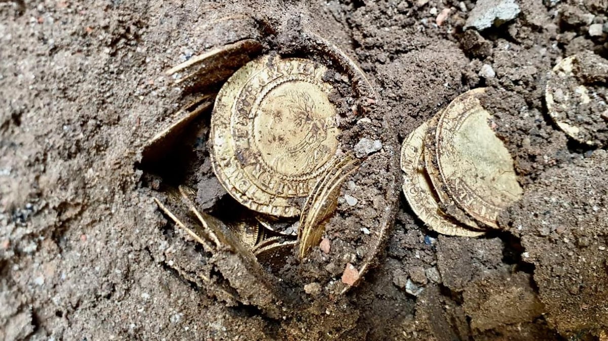 A Couple Pockets $1.3 Million After Selling Coins Found Under Kitchen Floor