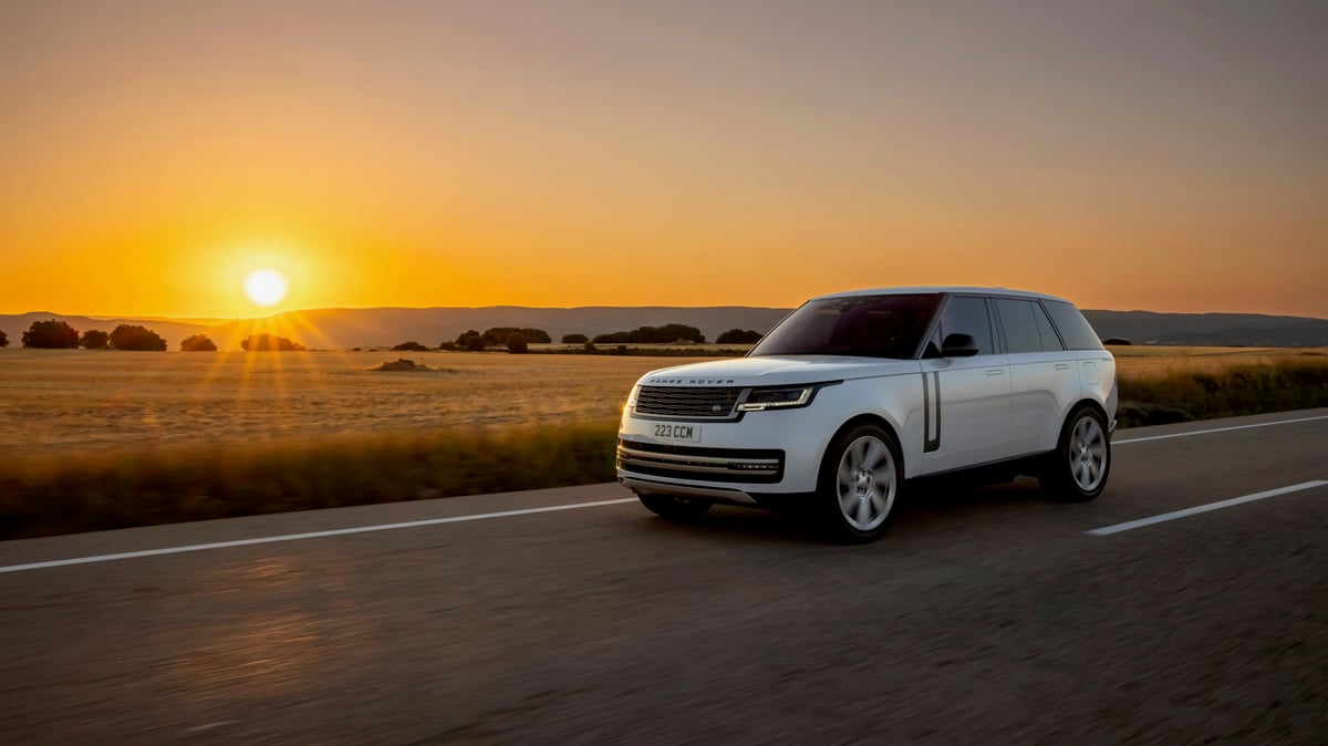 Range Rover’s Plug-In Hybrid Powertrains Redefine Luxury Motoring