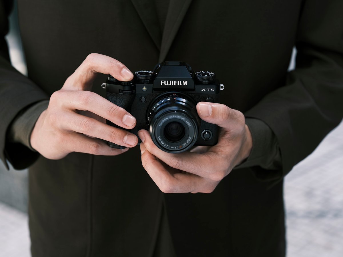 Fujifilm launches the X-T5 Mirrorless Camera