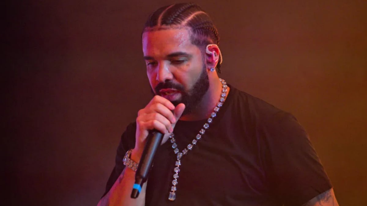 Drake Sets Softboy Cred In Stone With $22.7 Million Chain Made Of Engagement Rings