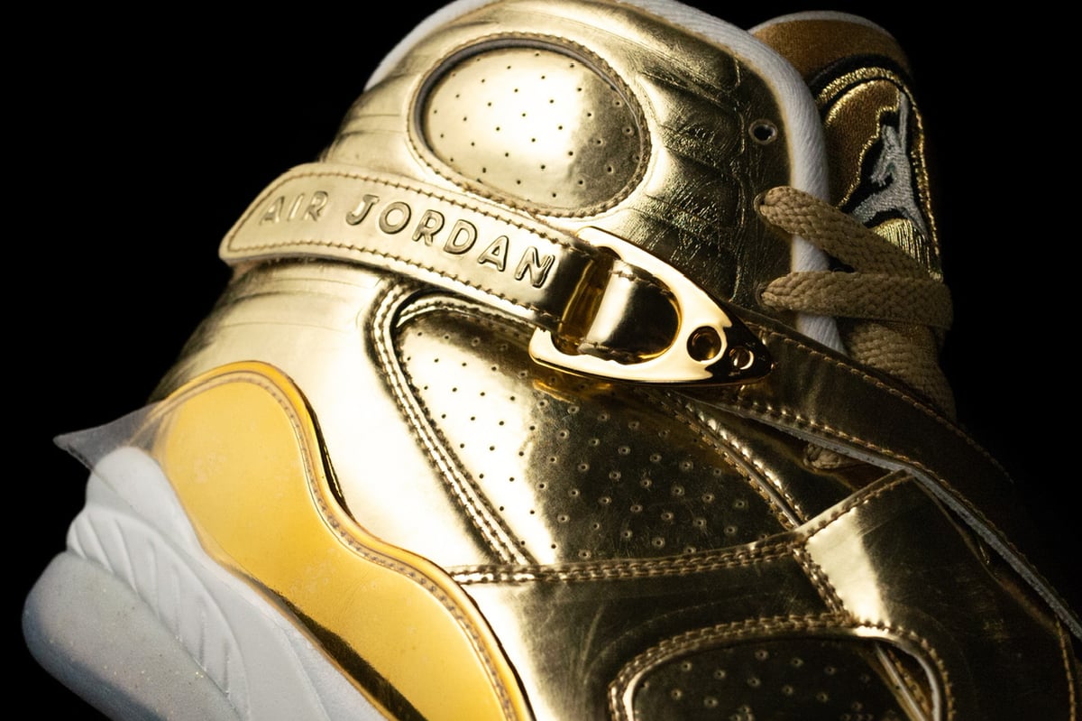 Drake x air jordan 8 ovo on sale