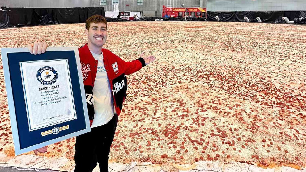 Pizza Hut Sets Guinness World Record With Insane 68,000-Slice Pepperoni Pie