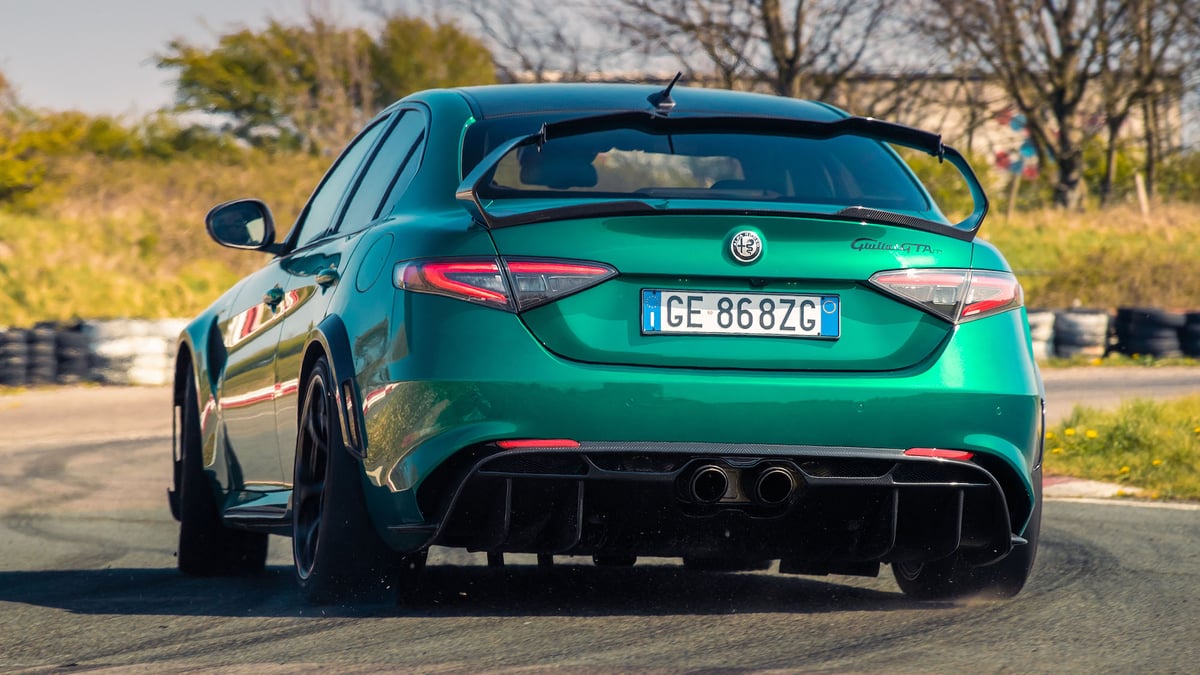 2025 Alfa Romeo Giulia Quadrifoglio