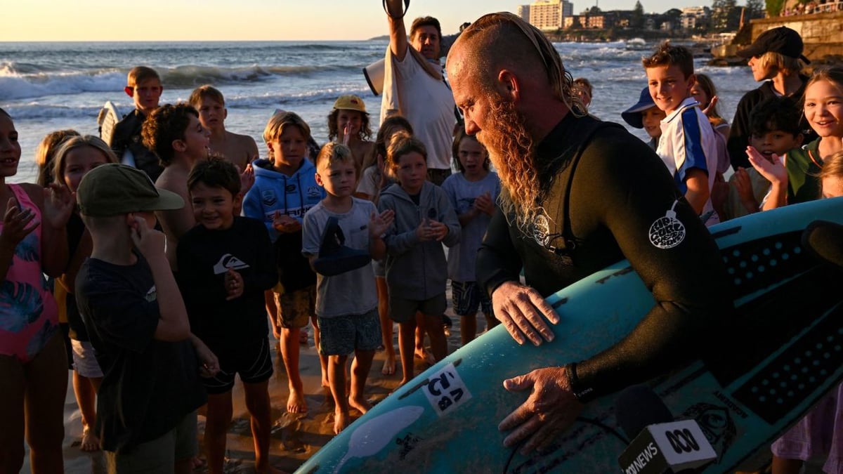 Aussie Blake Johnston Breaks Record For Longest Surf Sesh