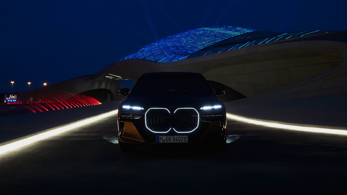 BMW i7 M70