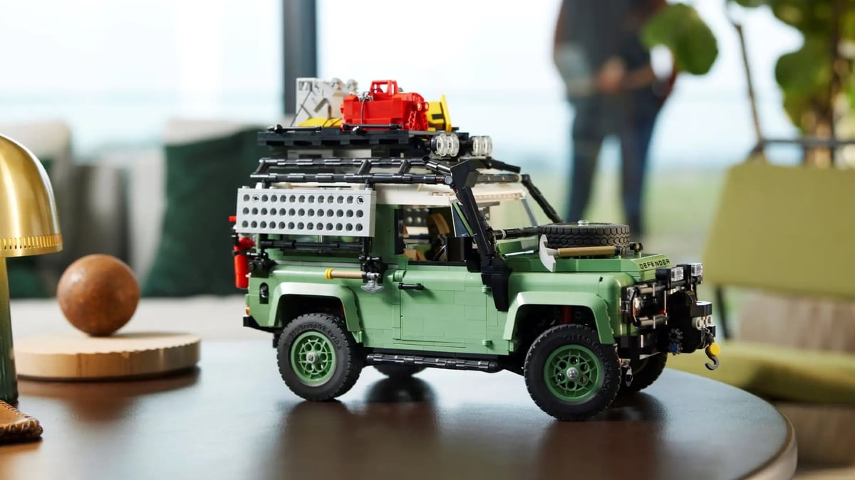 LEGO Just Announced An Epic 2336-Piece Land Rover Classic Defender 90 Set