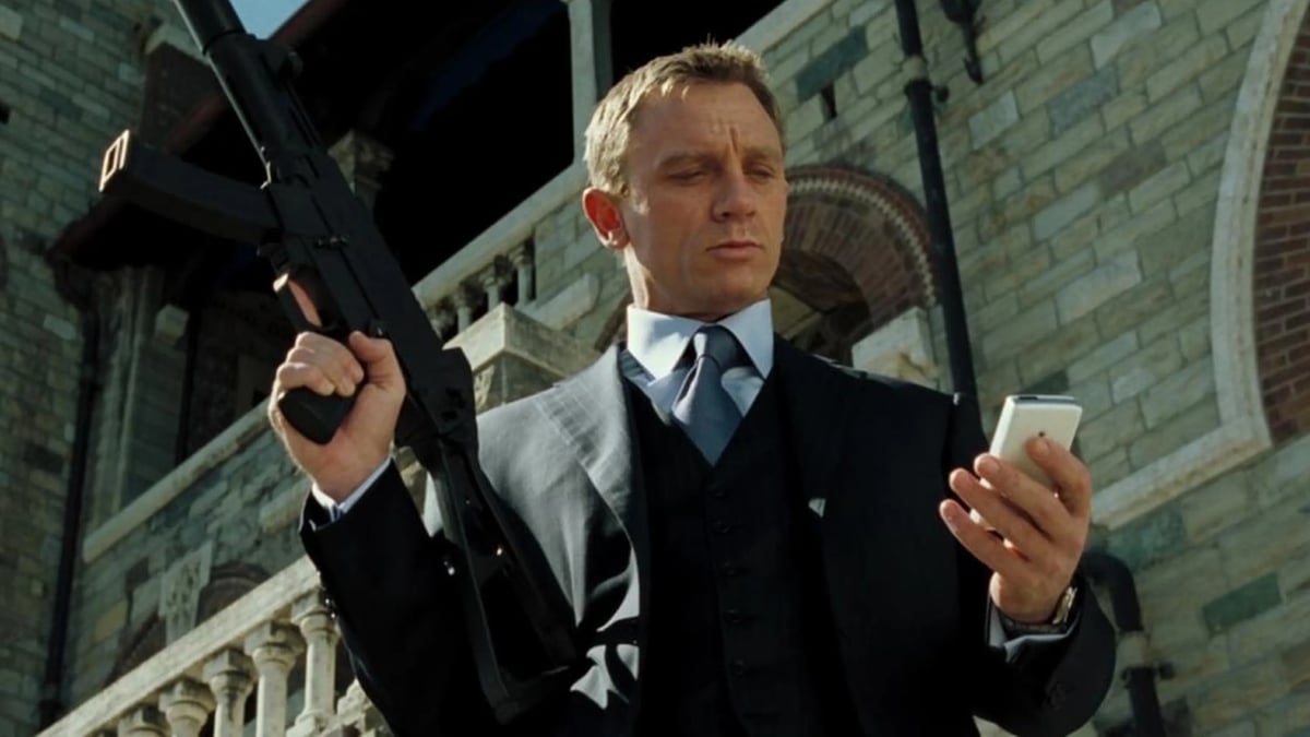 James Bond Fans Reckon Richard Madden Is The Next 007
