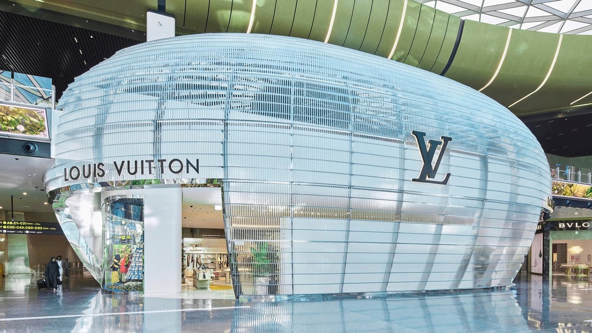 Doha Airport Levels Up With A Qatar Airways Louis Vuitton Lounge