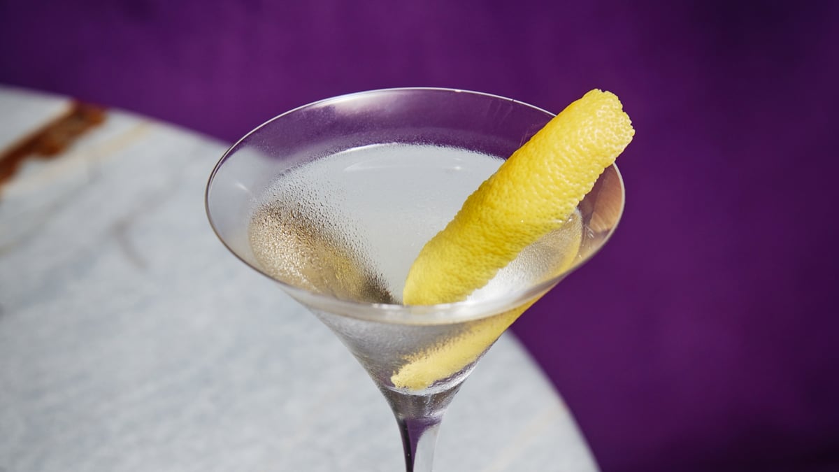 Best Classic Martini Recipe - How to Make the Perfect Martini Cocktail