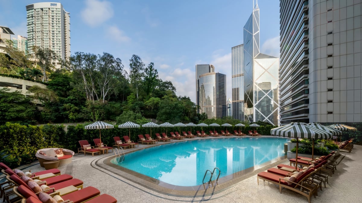 Island Shangri-La Hong Kong Review: Old School Cool, Enriched With Cutting Edge Wellness