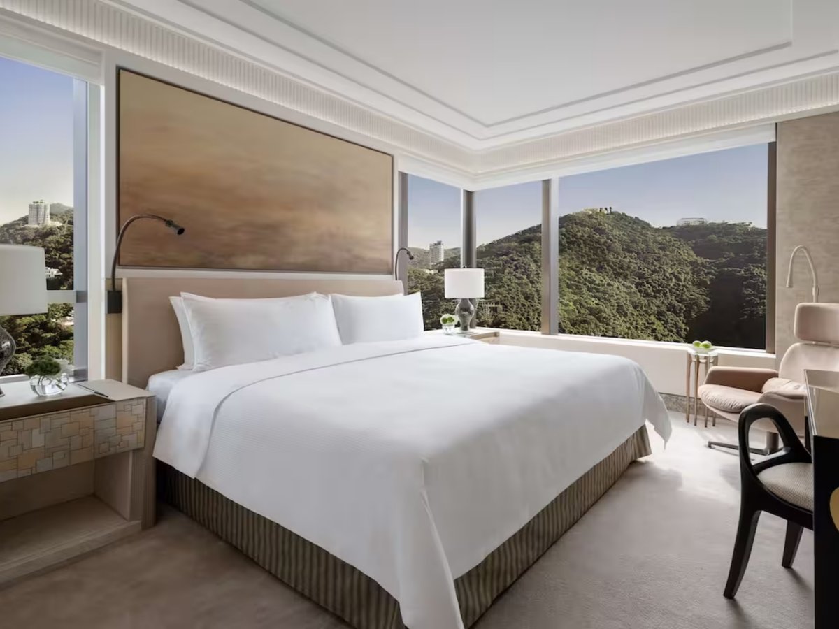 Island Shangri-La Hong Kong review