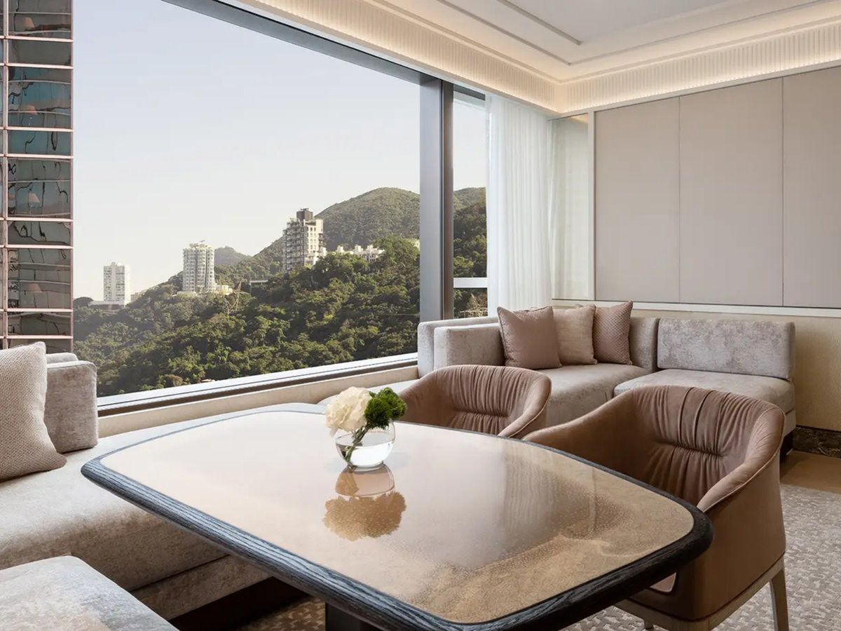 Island Shangri-La Hong Kong review