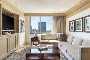 Hilton New York Times Square Review: A Sky-High Escape From The Chaos Below