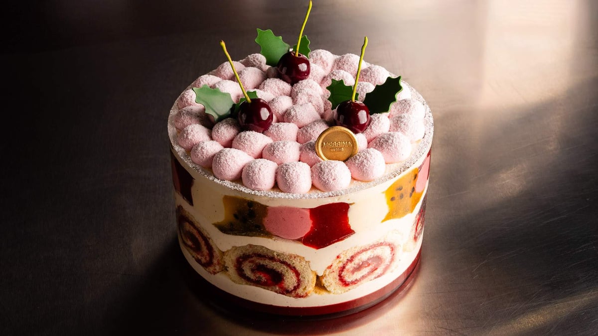 Messina’s Red-Hot Christmas Coma Cake Is Back, Baby
