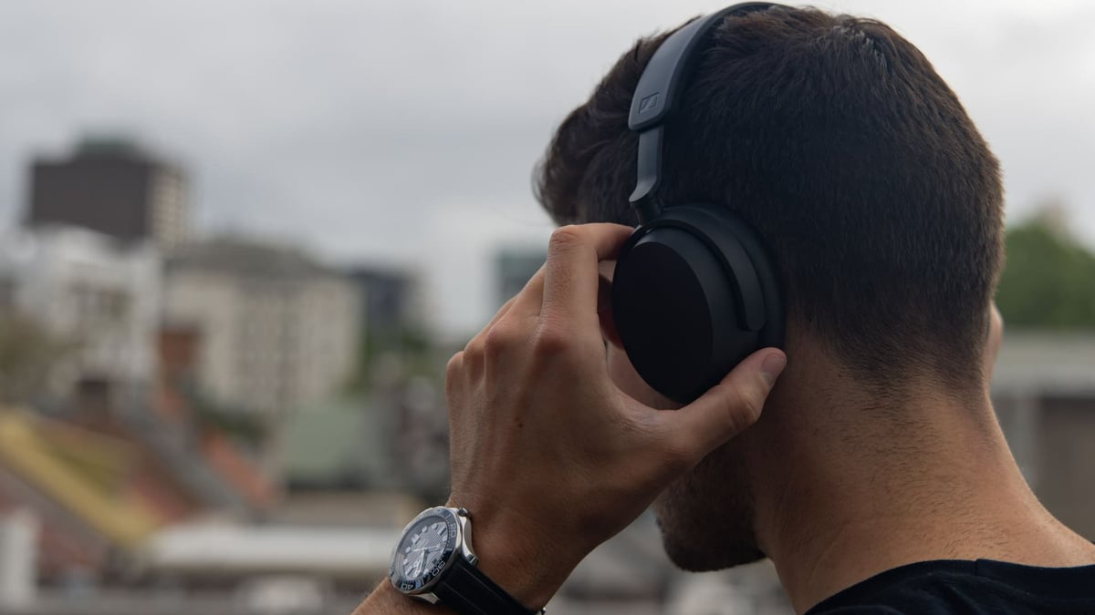 Sennheiser Accentum Headphones Review: The Mid-Range Cans Get The Job Done