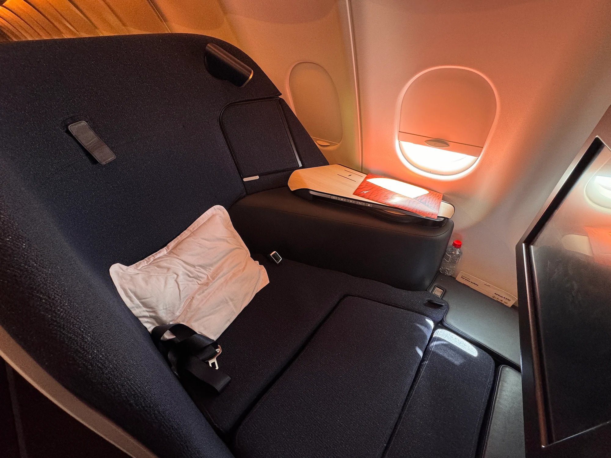 Qantas Finnair business class