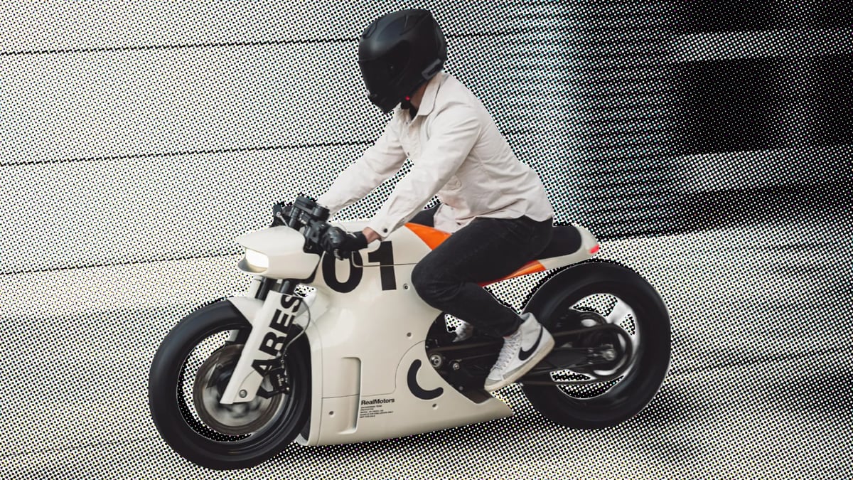 Real Motors’ Project: ARES Is A Cafe Racer From The Year 3024