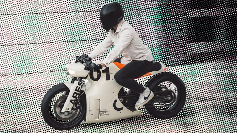 Real Motors’ Project: ARES Is A Cafe Racer From The Year 3024