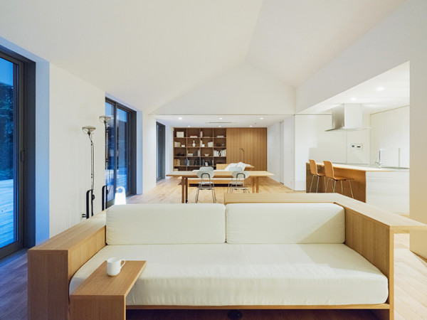 Muji&#8217;s &#8216;Yō no Ie&#8217; House Is Pre-Built Minimalism At Its Finest