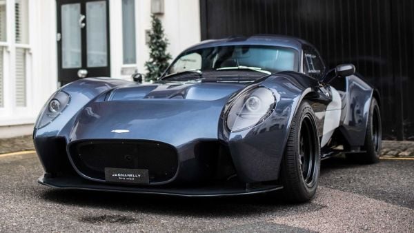 Custom Build Your Own 60s-Style Roadster With The Jannarelly Design-1