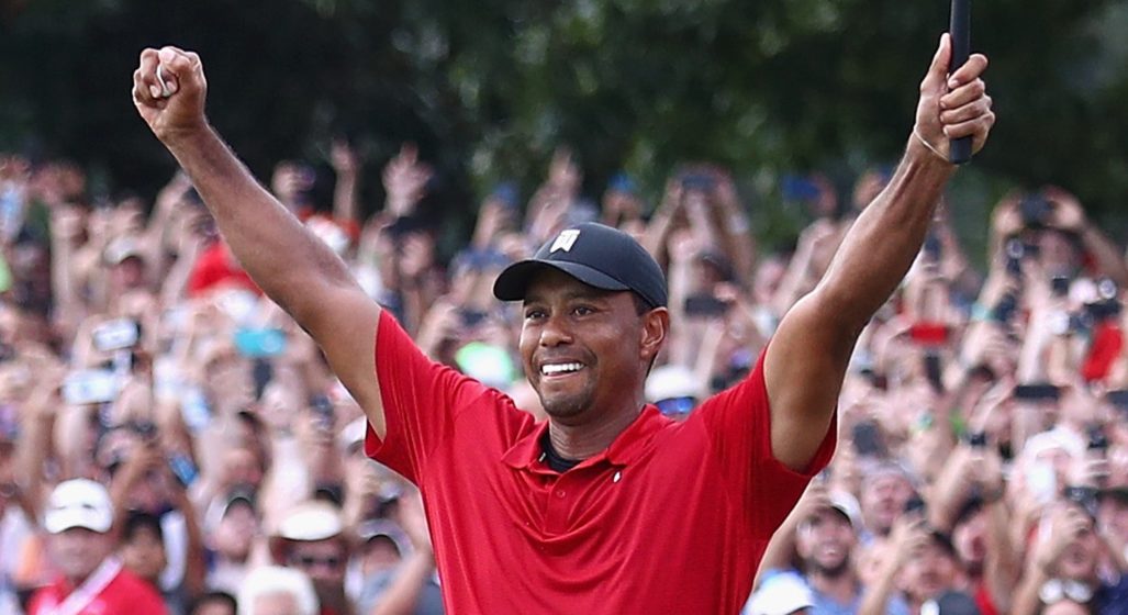Crowd Mobs Tiger Woods After His First PGA Victory Since 2013