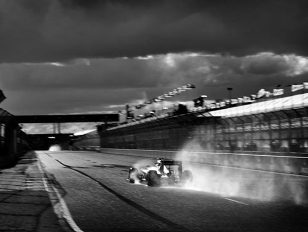 The Photographer Who Shoots Formula 1 With A 104-Year-Old Camera