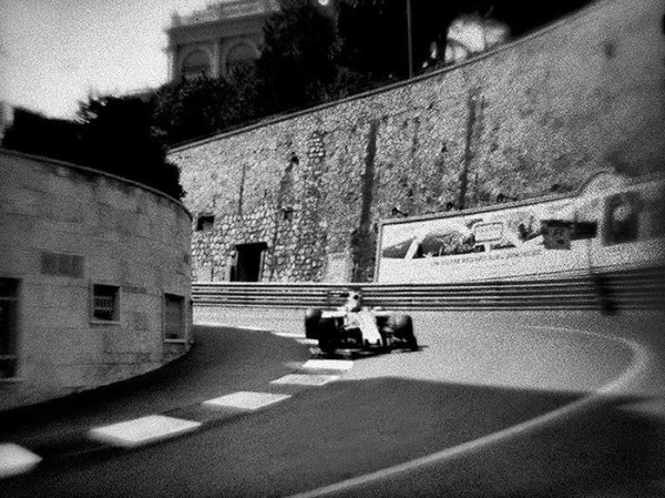 The Photographer Who Shoots Formula 1 With A 104-Year-Old Camera