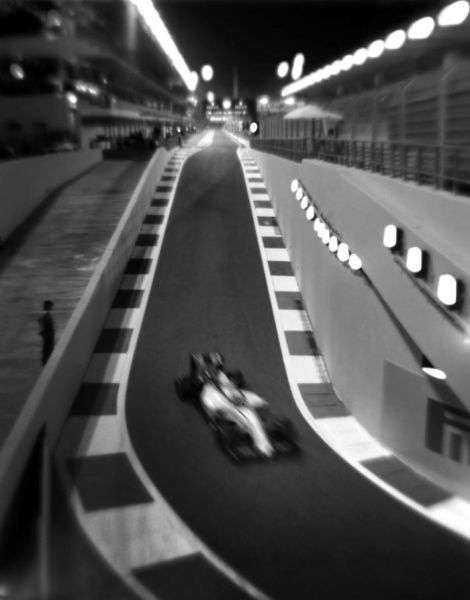 The Photographer Who Shoots Formula 1 With A 104-Year-Old Camera