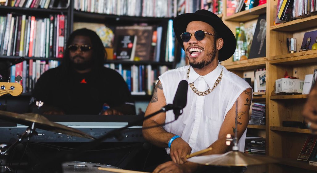 12 Soulful NPR Tiny Desk Concerts For Your Aural Pleasure 12-soulful-npr-tiny-desk-concerts-for-your-aural-pleasure