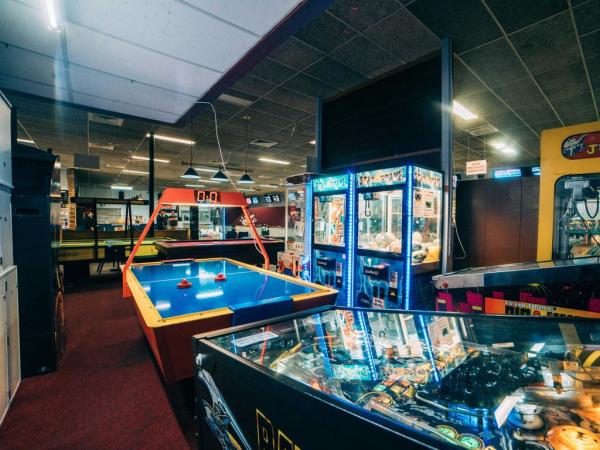 This Grafton Bowling Alley Has Just Been Listed For Sale