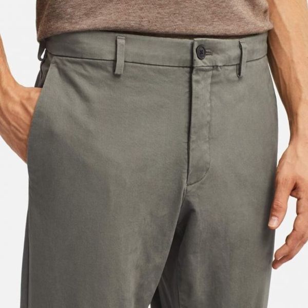 UNIQLO&#8217;s Famed Chinos Are Back On Sale For 40 Bucks
