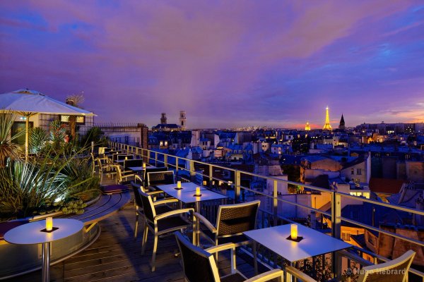 Paris&#8217; Coolest Rooftop Bars With A View