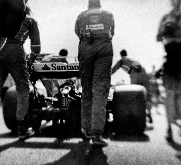 The Photographer Who Shoots Formula 1 With A 104-Year-Old Camera