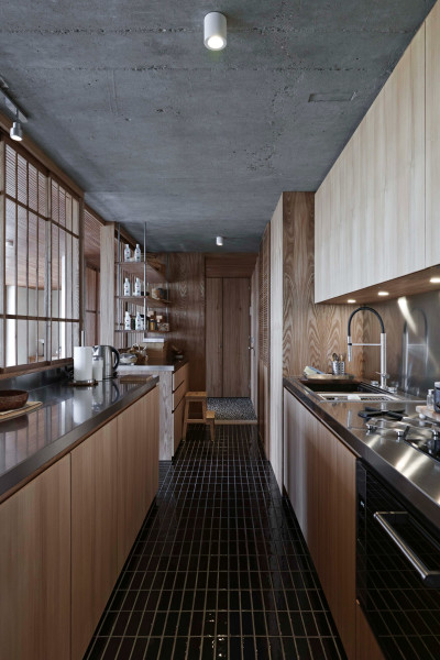 Takero Shimazaki Architects Achieves Zen In This Brutalist London Apartment