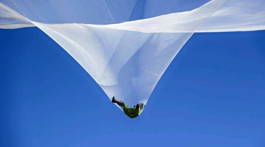 American Skydiver Successfully Jumps From 25,000ft Without Parachute